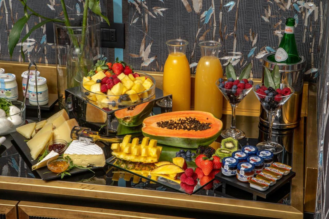 The Inn At The Spanish Steps Luxury Collection - Mario De' Fiori Suite Roma Exterior foto